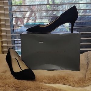 Ann Taylor Eryn Suede Pumps 9M